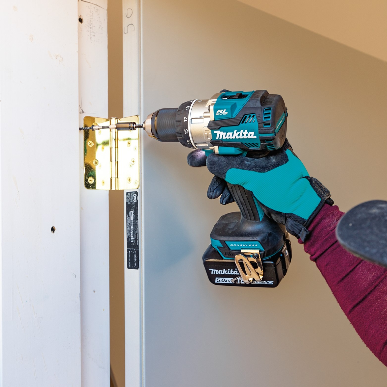 Parafusadeira / Furadeira de Impacto DHP489RTJ